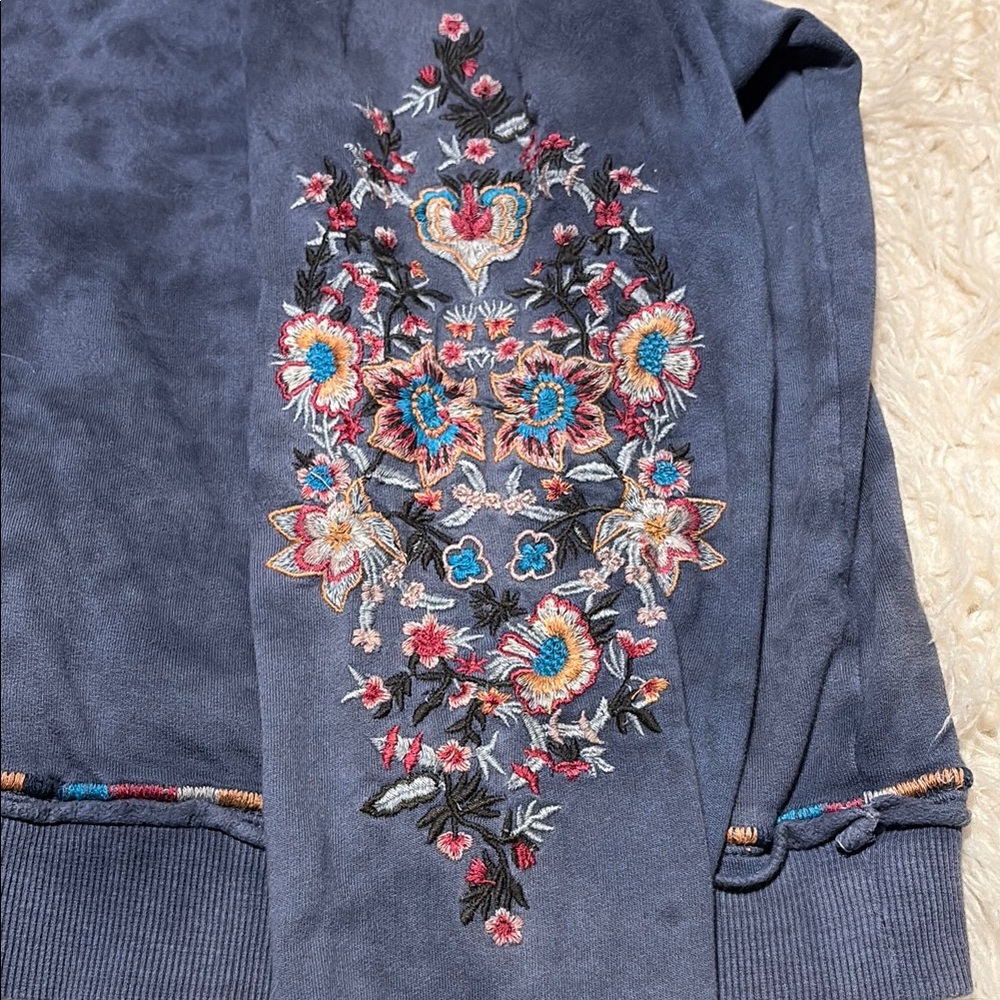 Embroidered Sundance Hoodie - Picture 7 of 8